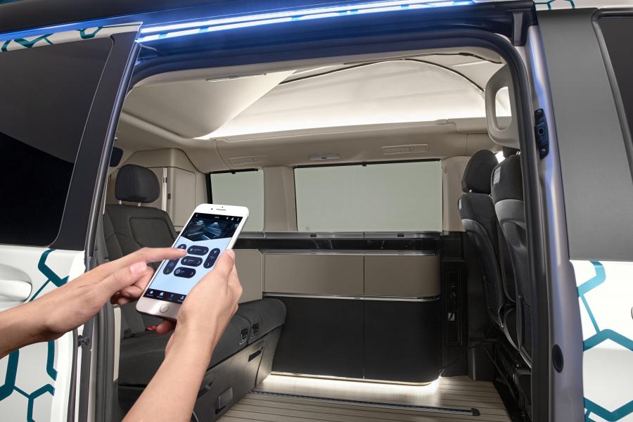 Интерьер Mercedes-Benz Concept Marco Polo (W447) 2018 года  (фото 10 из 20)